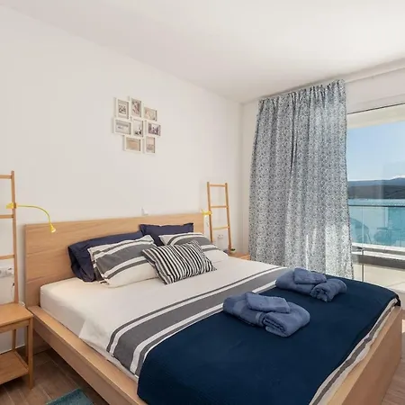 Spacious 4br Seafront With A Private Beach Villa